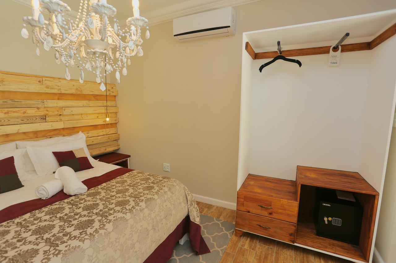 Boutique Guesthouse มาเรียนทอล ภายนอก รูปภาพ