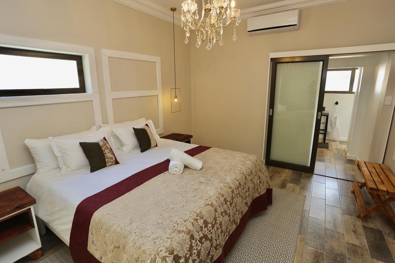 Boutique Guesthouse มาเรียนทอล ภายนอก รูปภาพ