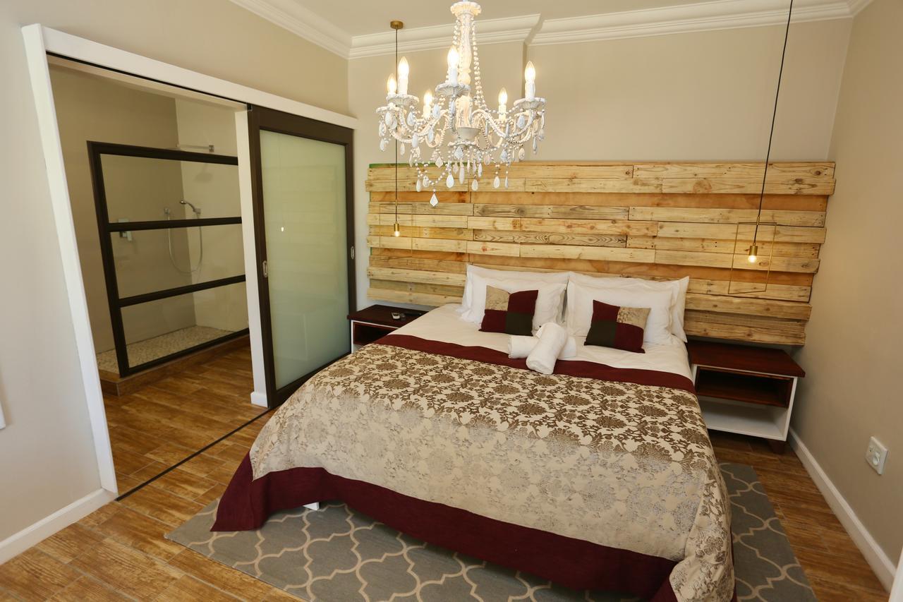 Boutique Guesthouse มาเรียนทอล ภายนอก รูปภาพ