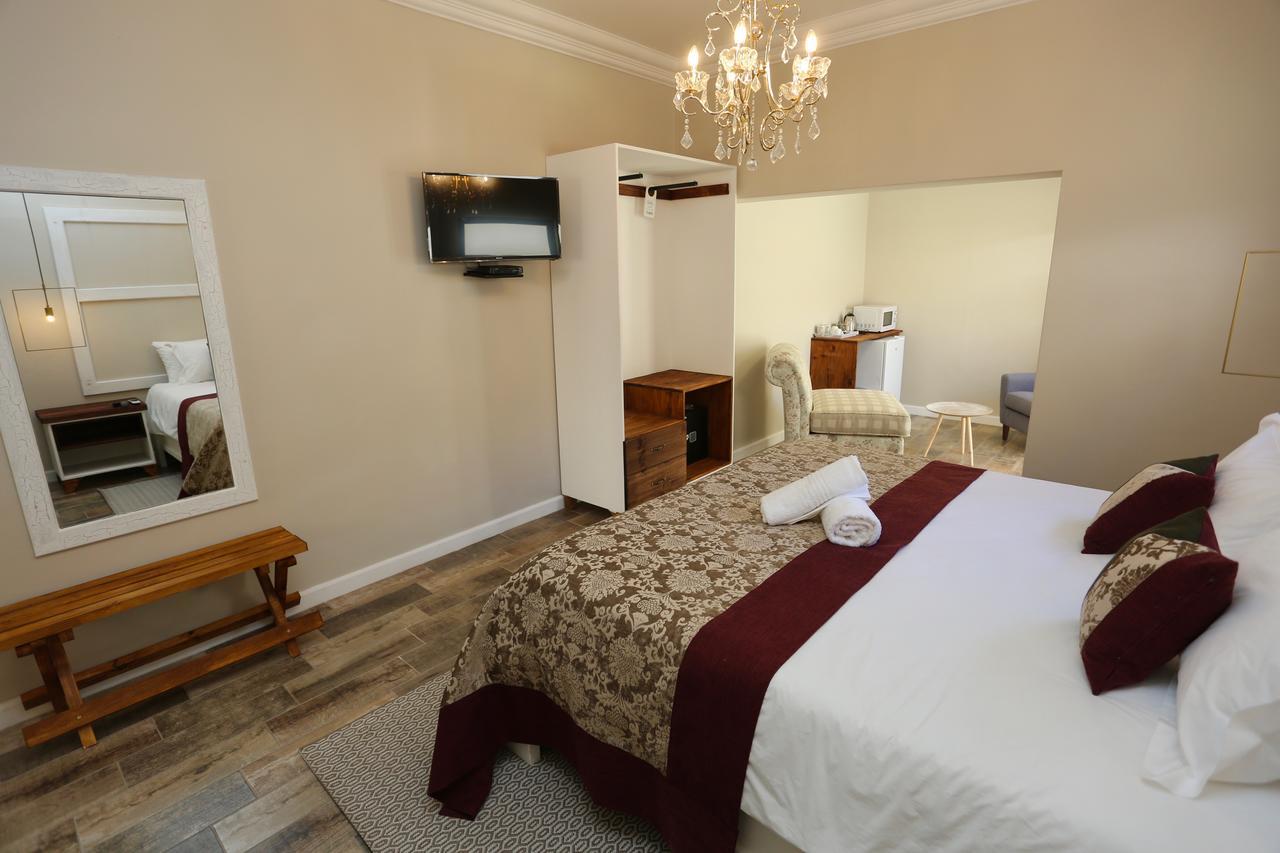 Boutique Guesthouse มาเรียนทอล ภายนอก รูปภาพ