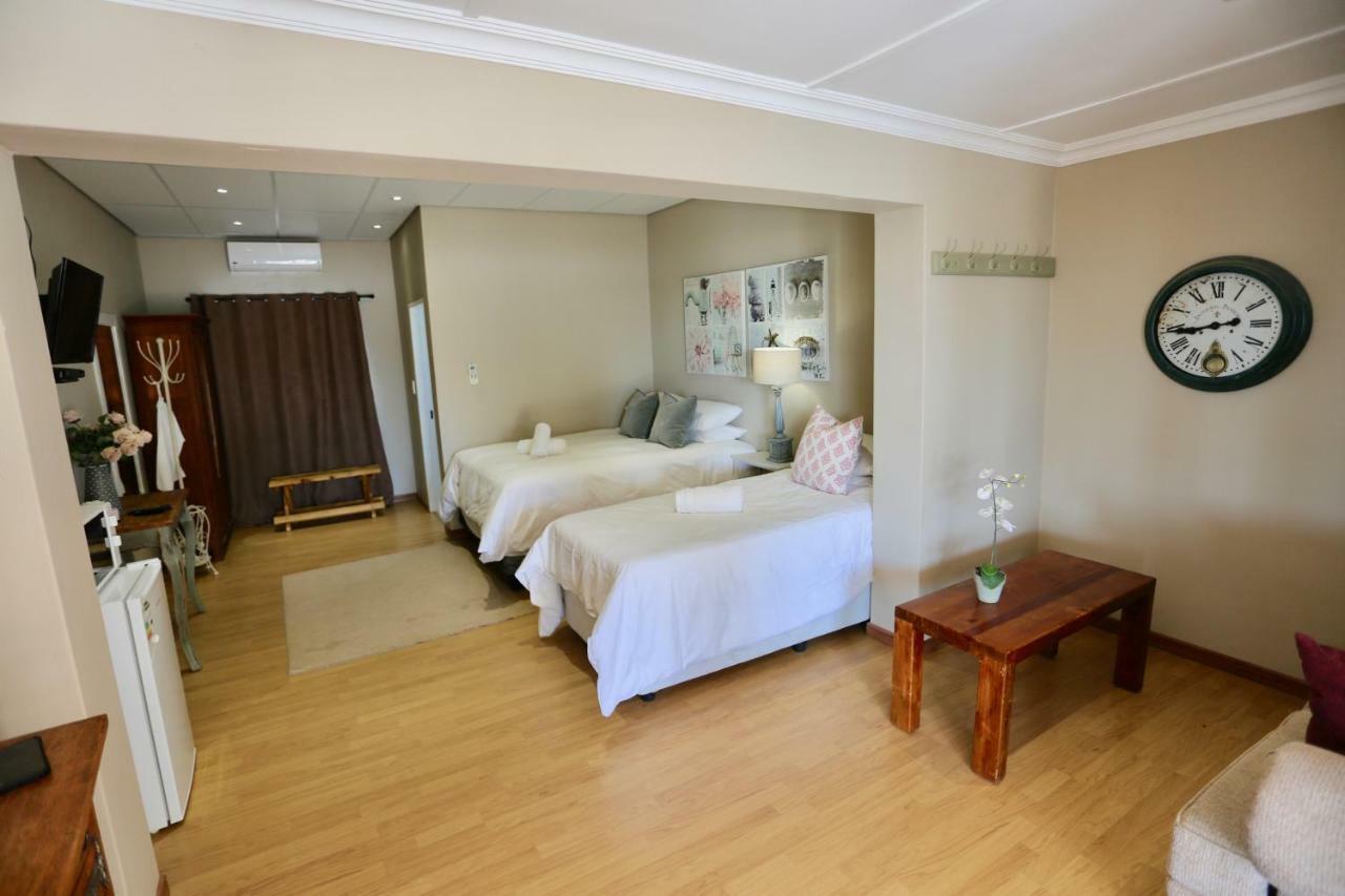 Boutique Guesthouse มาเรียนทอล ภายนอก รูปภาพ