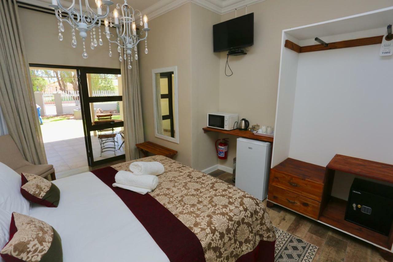 Boutique Guesthouse มาเรียนทอล ภายนอก รูปภาพ